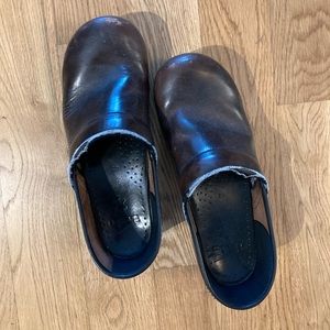 DANSKO Clogs - 9M BROWN - COMFORTABLE, Used, in good condition